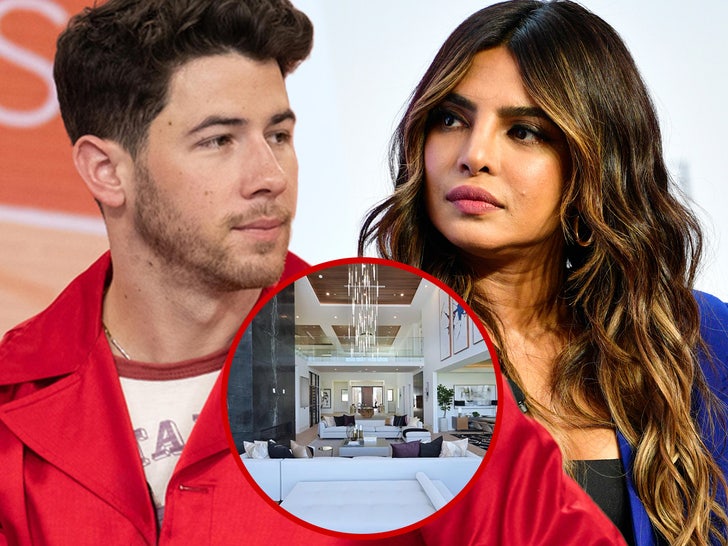 dfc0a8f8a89d4e4baa36e99042fa22c9_md Nick Jonas and Priyanka Chopra with house