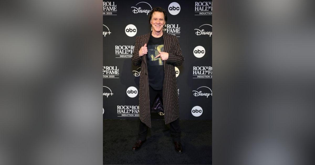 did-jim-carrey-get-plastic-surgery-transformation-photos-after-new-look-25-1766533254740 Photo of Jim Carrey