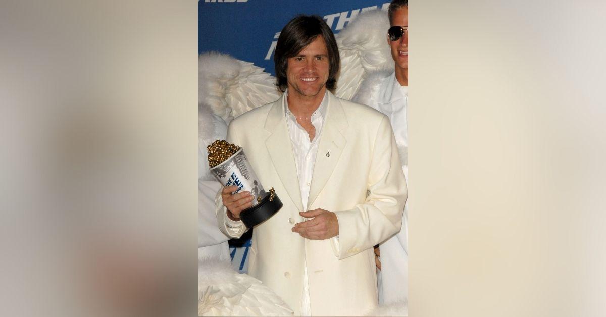 did-jim-carrey-get-plastic-surgery-transformation-photos-after-new-look-8-1766533156042 Photo of Jim Carrey