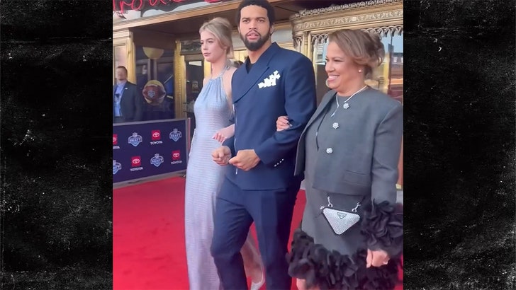 e22986125cce4c24b955d7fd0be47778_md 042524_caleb_williams-kal