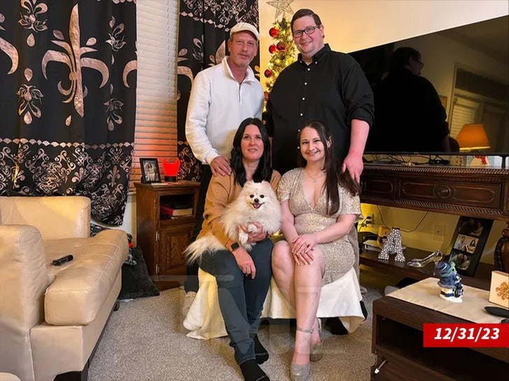 e723d578b37742f88eb0dfa14bc1c502_md-1 Gypsy Rose Ryan Pic