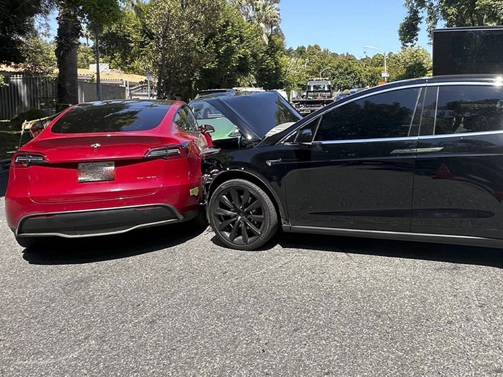 e8df2cde566e48919c1ef57ec83863db_md 0410-Jeff-Beacher-3-Way-Crash-SUB