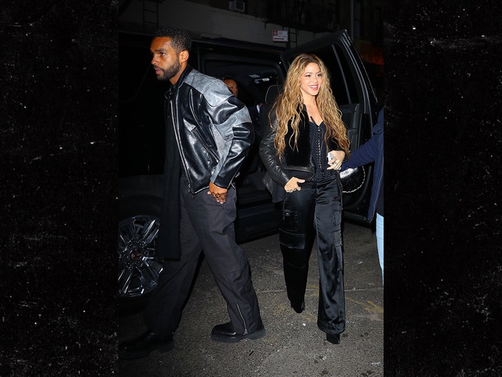 ea6a760728bf4fbe9bc1ed45918fb91e_md Shakira and Lucien Laviscount at Carbone in NYC