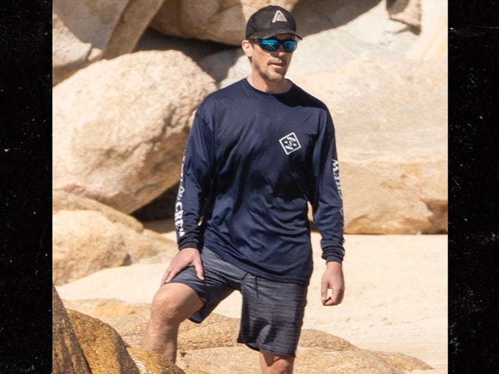 eae0dfa50ff94839bca9ebfe5f4e0668_md 0130-Christian-Bale-Shirtless-Muscles-Cabo-50th-Birthday-Photos-primary-2