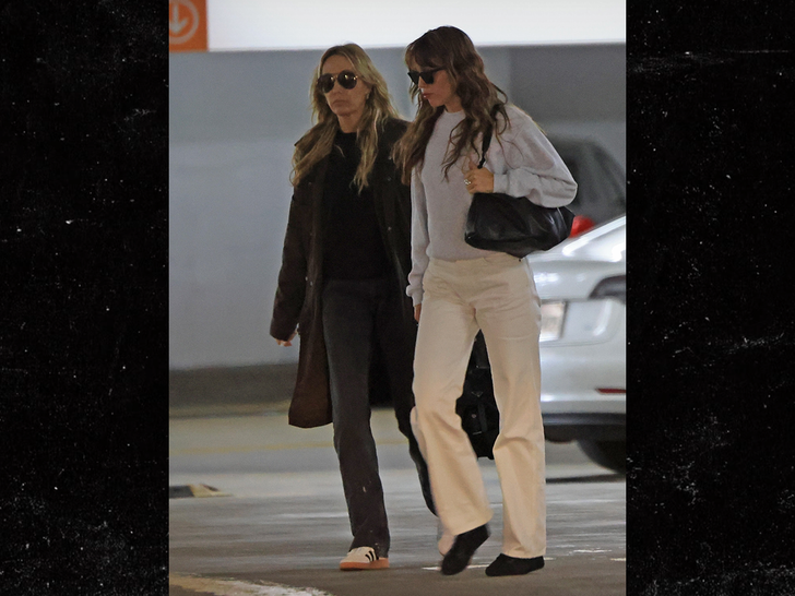 042524 Miley and Tish Cyrus seen today in West Hollywood - backgrid