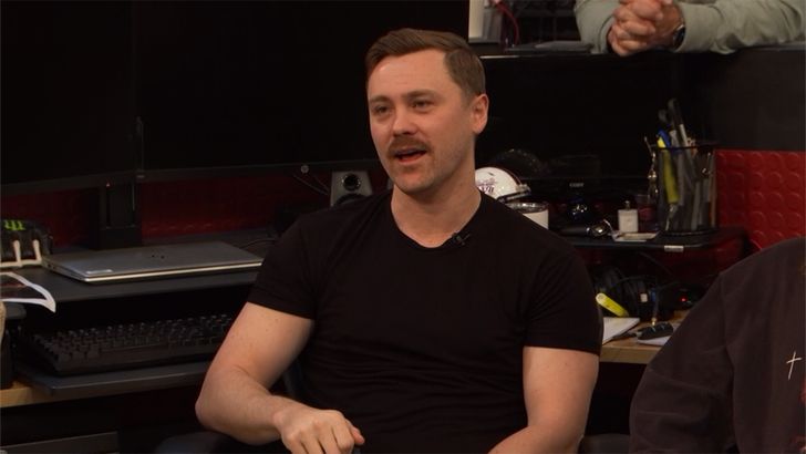 031824_tv_clips_jlo_ben_affleck_flat_tire.01_00_14_02.Still001