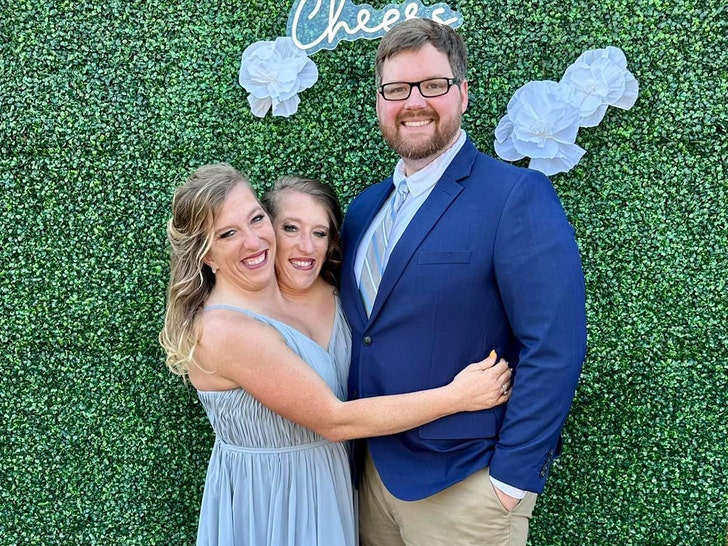 Abby and Brittany Hensel joshua bowling