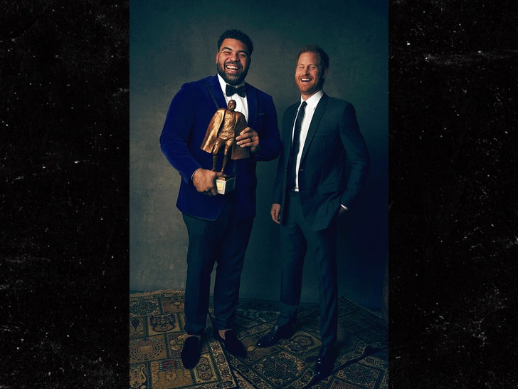 eed291649de8464f9865cfa16e0f9565_md prince harry presenting nfl man of the year award getty 4