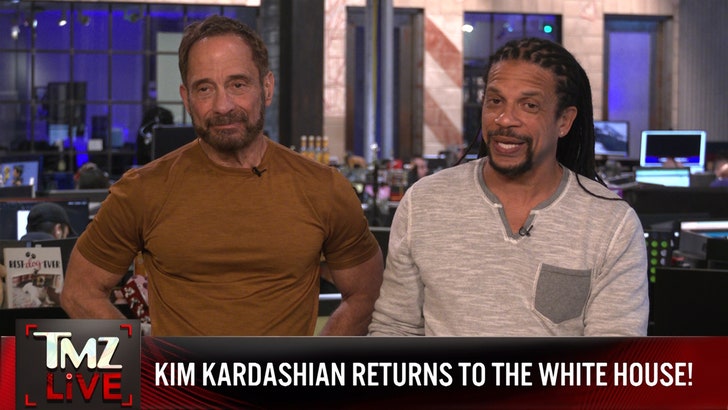 ef38a68db6c5440eab70f9120afad534_md 042624_tmz_live_kim_k_kal