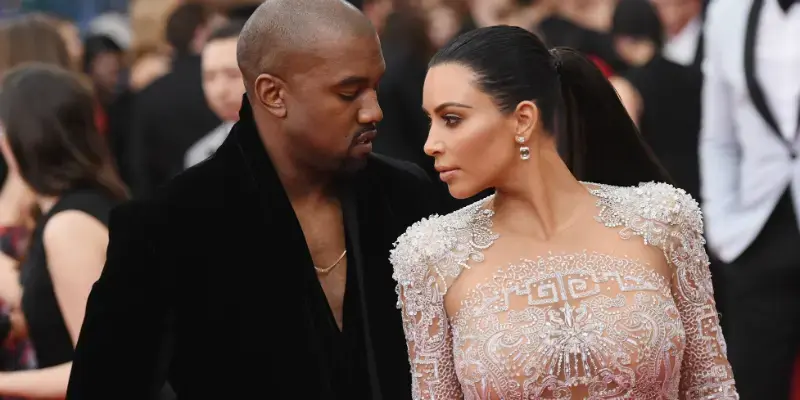 exclusive-revealed-the-single-biggest-heartbreak-kim-kardashian-suffered-at-hands-of-nazi-loving-ex-kanye-west3-1765222109045 Photo of Kim Kardashian and Kanye West