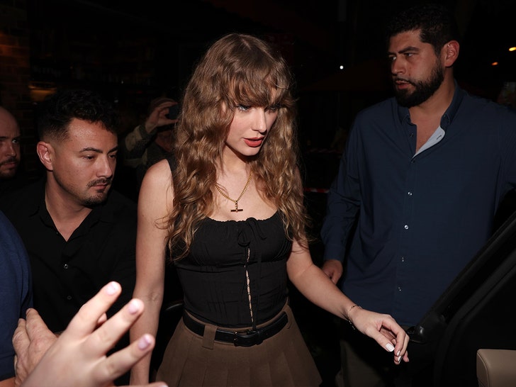 taylor swift and sabrina carpenter bg 1