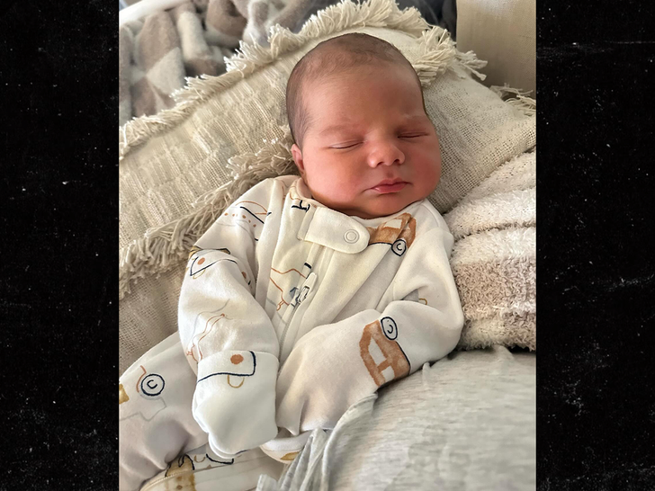 Jessie James Decker and Eric Decker  baby