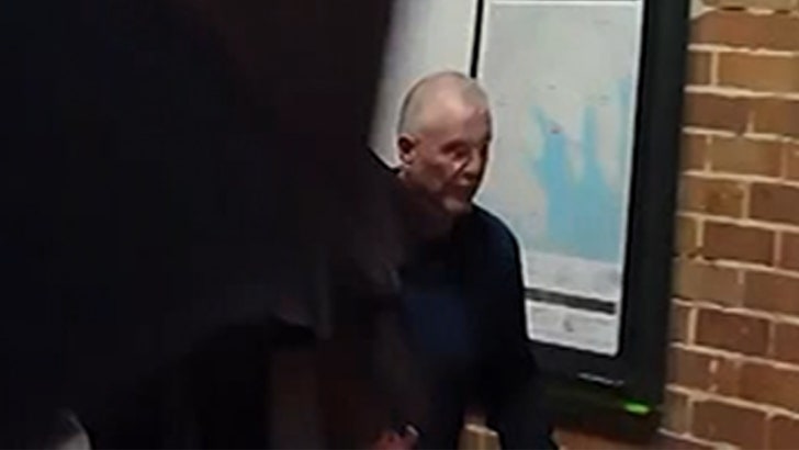 022625_taylor_swift_father_kal