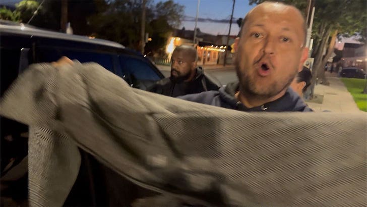 031824-man-blocking-kanye-bianca-kal