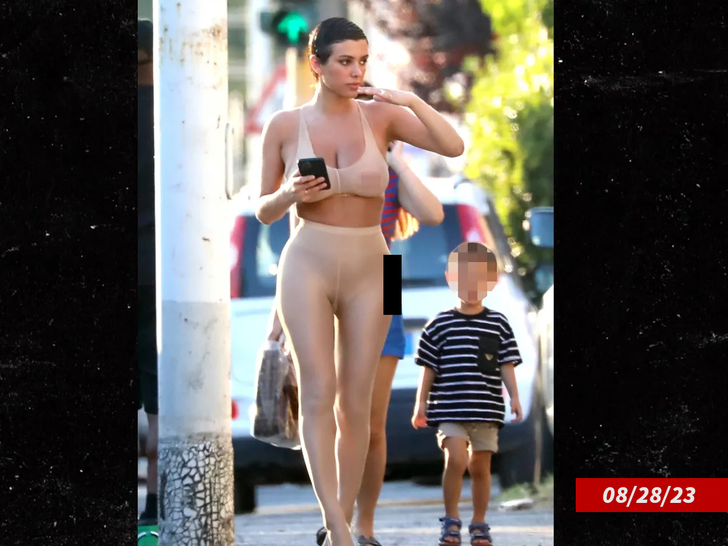 fa4b6778981944bc84453f31e2e83529_md Kanye West, Bianca Censori Banned From Venice Water Taxi Company