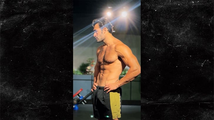 feb9ae3831944edaa645d97bc3d8ddd3_md 042924-sam-asghari-kal