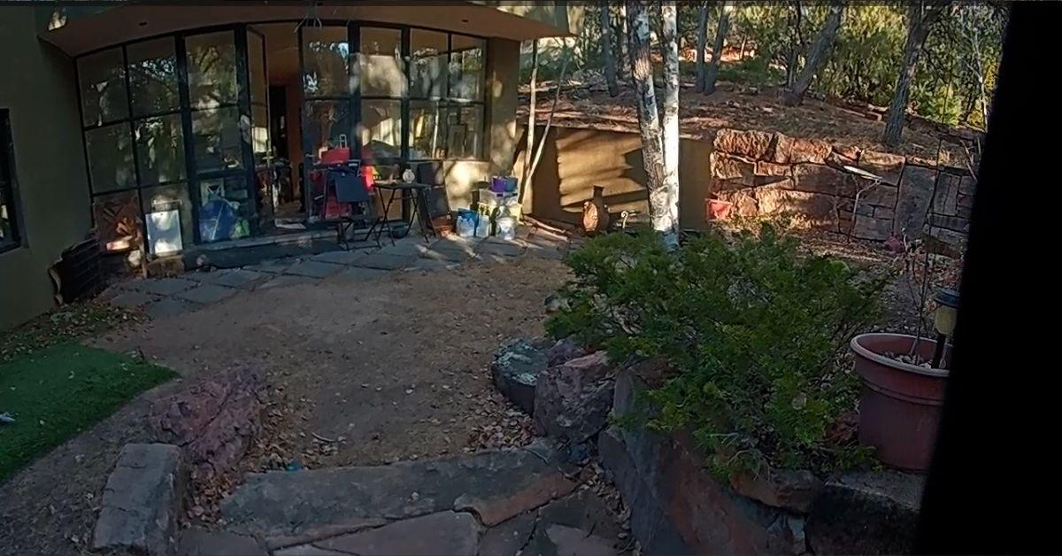 gene-hackman-trash-3-1743794135548 Trash littered the grounds of the Hackmans' $4million Santa Fe compound.