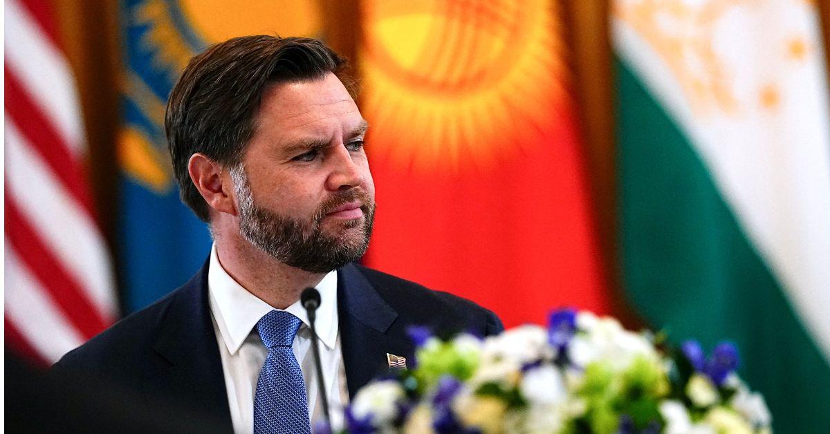 jd-vance-social-media-nicki-minaj-1765574251647 Photo of JD Vance