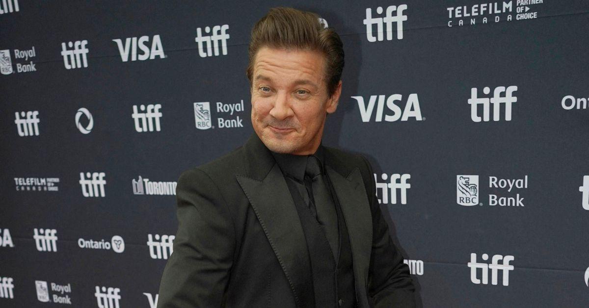 jeremy-renner-cruelly-trolled-over-face-in-new-knives-out-role-1766693771762 Photo of Jermey Renner