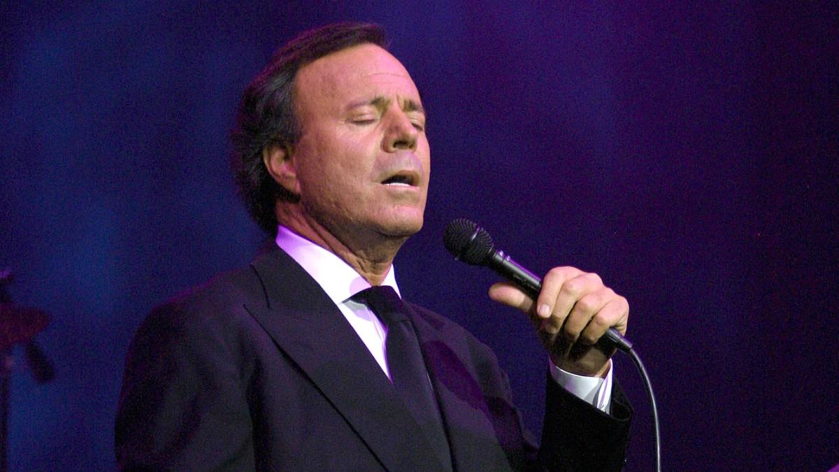 Photo of Julio Iglesias