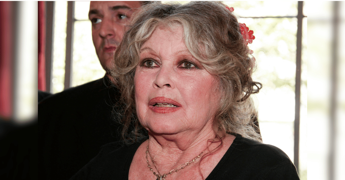 kate-winslet-admits-first-intimate-experience-with-women-as-teen-8-1767034202568 Photo of Brigitte Bardot