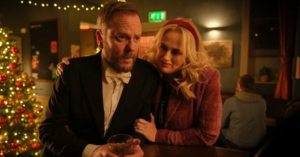 kiefer-sutherland-tinsel-town-brainstorm-media-1766767985599 Photo of Kiefer Sutherland and Rebel Wilson