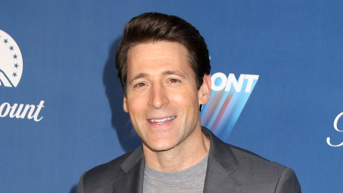 Photo of Tony Dokoupil,