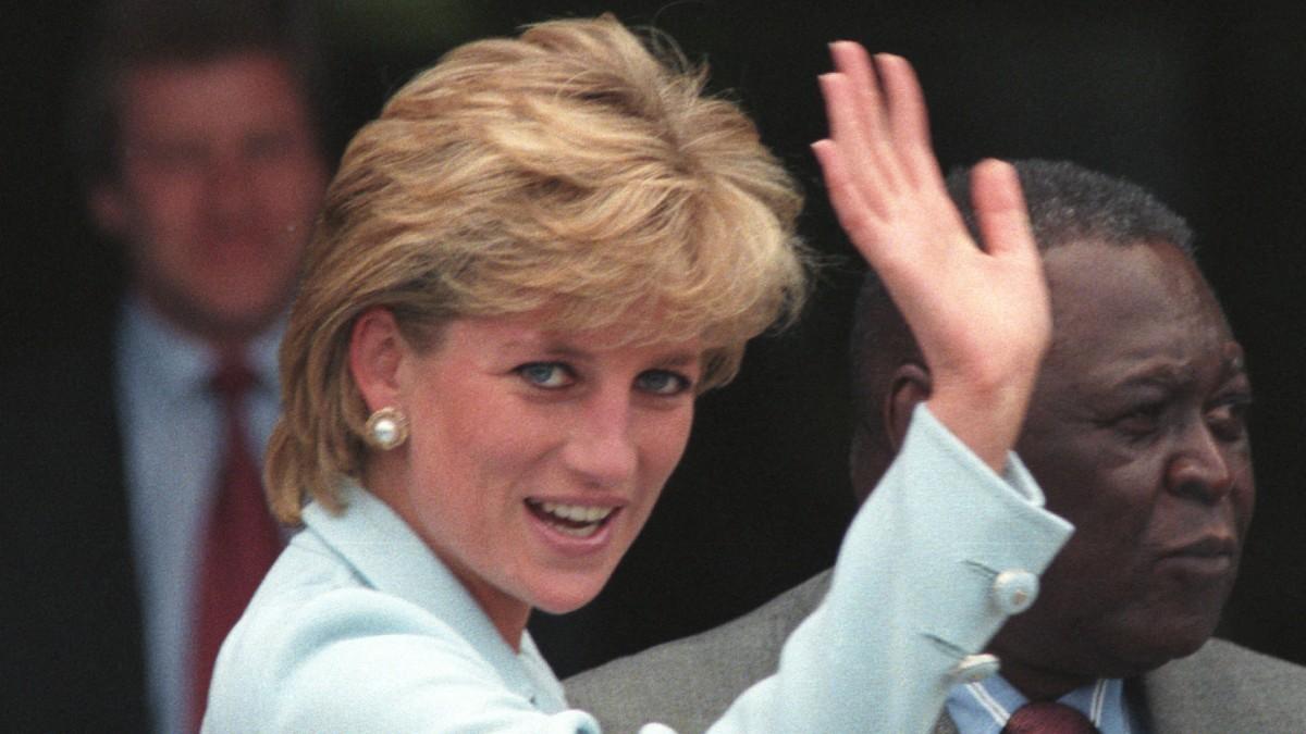 paris-hilton-savaged-by-princess-diana-fans-over-her-claim-sex-tape-leak-killed-her-chance-of-becoming-like-tragic-royal7-1769625249922-1 Photo of Princess Diana