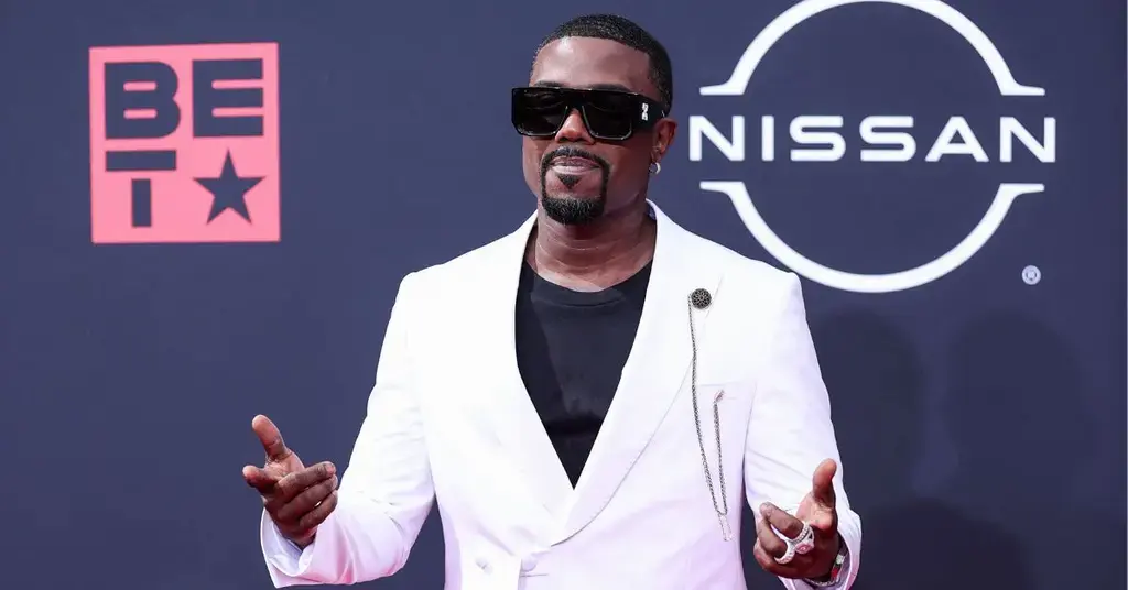 ray j kardashians defrauded public accuses kim kris rico violations