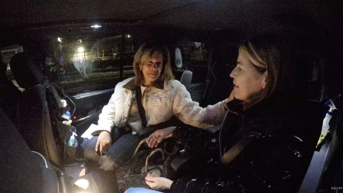 savannah-guthrie-opens-up-divorce-rare-comments-1769209409229 Photo of hoda Kotb and Savannah Guthrie