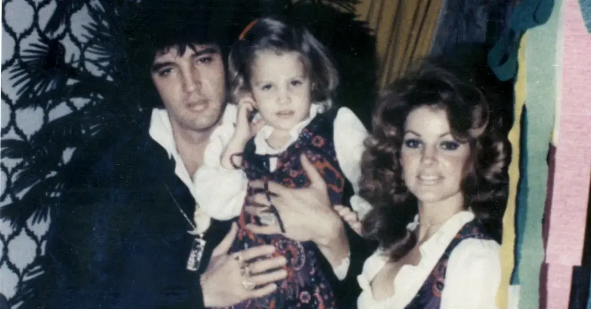 Photo of Elvis Presley and Lisa Marie Presley