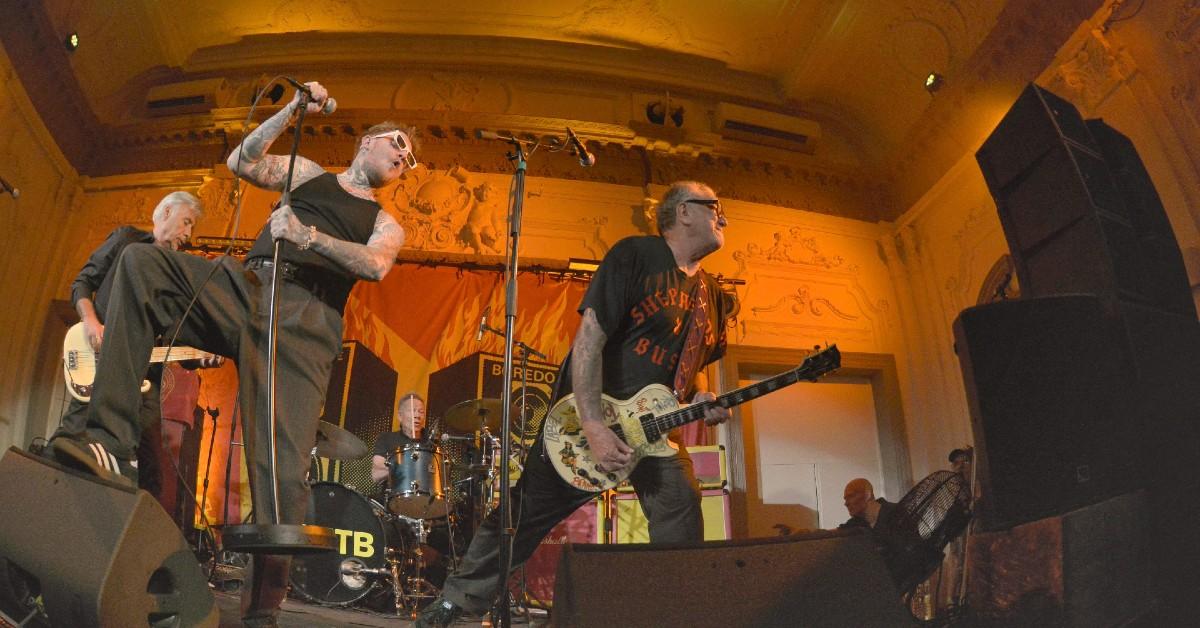 worlds-most-bitter-rock-feud-explodes-as-one-of-the-planets-most-outrageous-rockers-lashes-out-at-callous-bandmates6-1767375233102 Photo of Sex Pistols