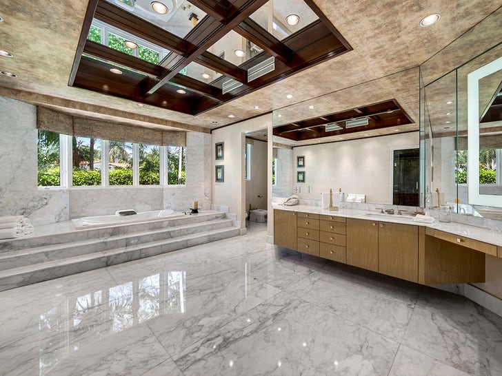 0814-Rick-Ross-Star-Island-Mansion-Sub-2