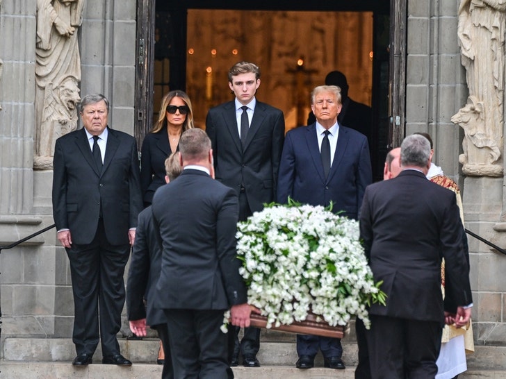 019ae7dc426449d69755317b7389c974_md-1 Donald Trump and Family at Melania's Mom's Funeral