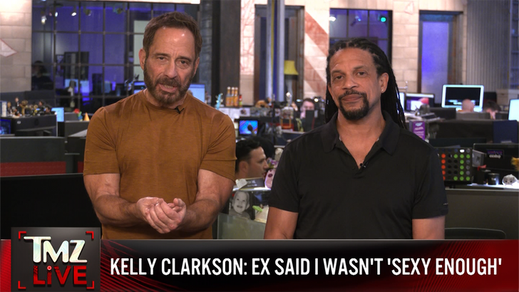 010324_tmz_live_kelly_clarkson.01_00_38_19.Still021