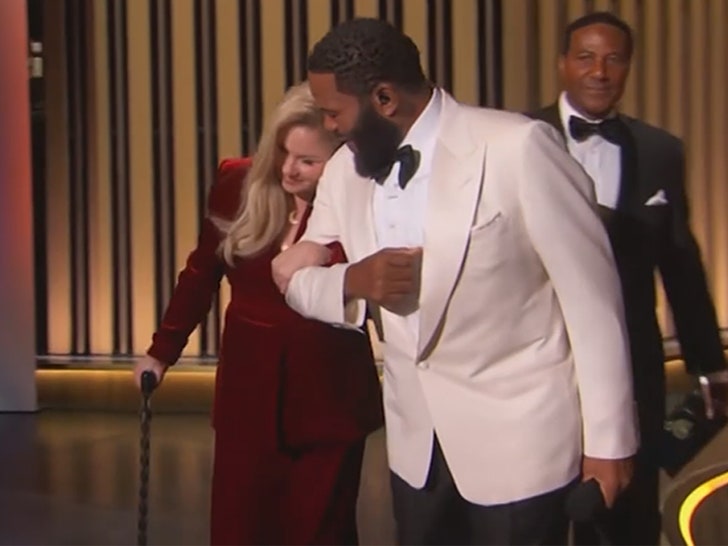 011524_christina_applegate-anthony-anderson