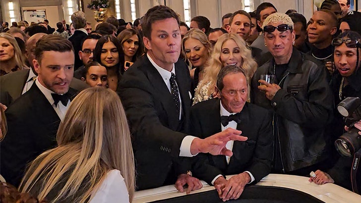 121423_timberlake_brady_kal