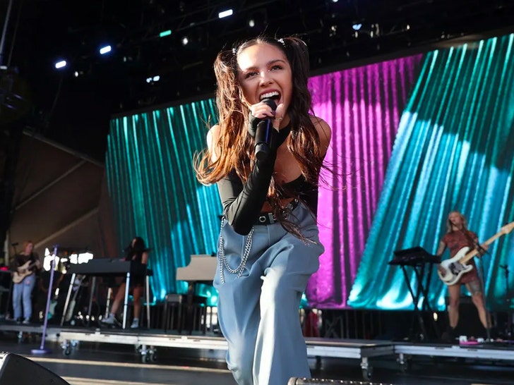 Olivia Rodrigo’s Performance Photos