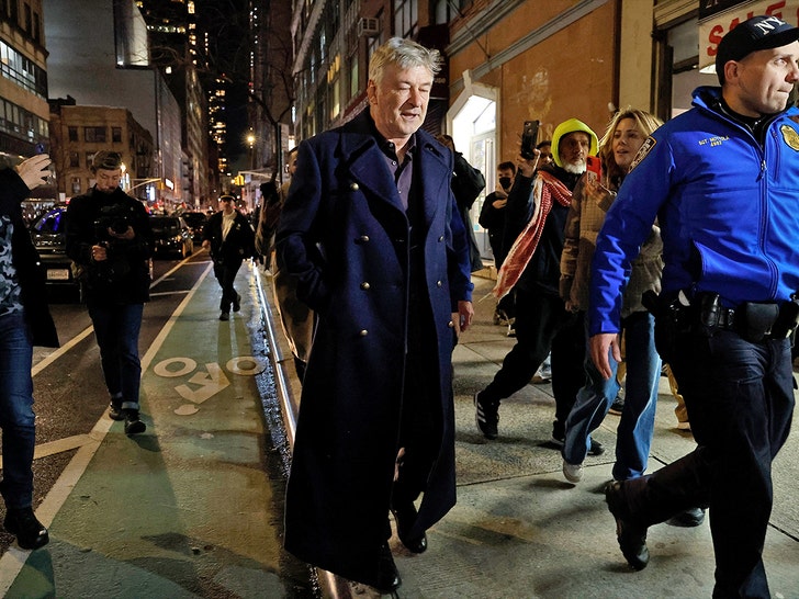 alec baldwin pro palestinian rally