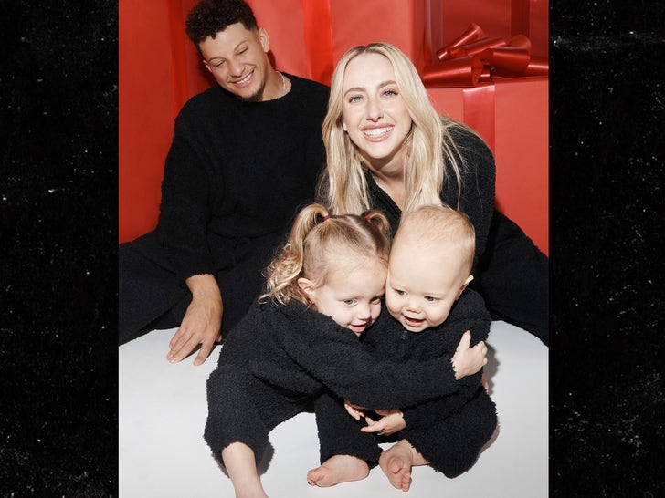 1109-Mahomes-Family-SKIMS-primary