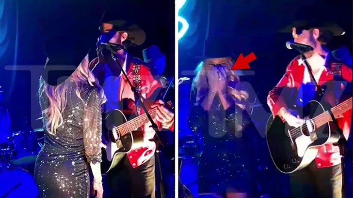 120823_ryan_bingham_kal_00_37_08