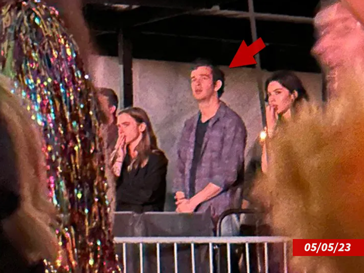 matt healey friday at taylor swift tour