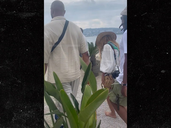 062023-beyonce-jayz-vacation-primary-v2