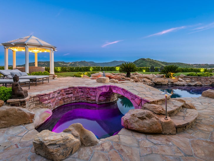 0606-bret-michaels-calabasas-house-photos-primary-3