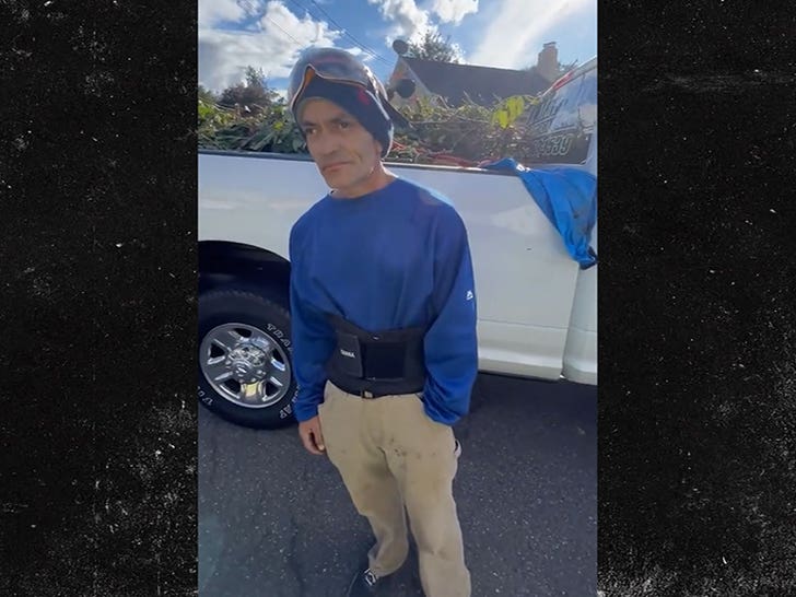 101423-xenophobic-couple-1