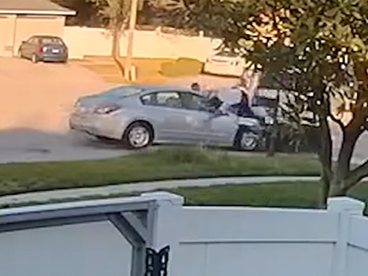 111023-florida-man-police-crash-primary-v2