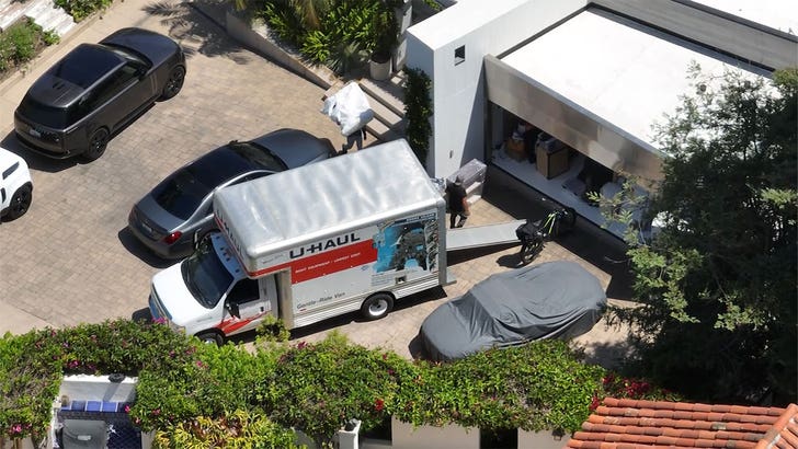 0f35917e7c074555b2237ba0faf6ed42_md-1 072823-christine-baumgartner-kal