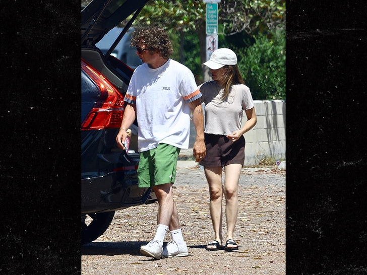 Jeremy Allen White Addison Timlin