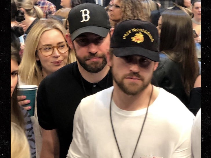 0810-Stars-At-Taylor-Swift-Final-LA-Show-primary-2