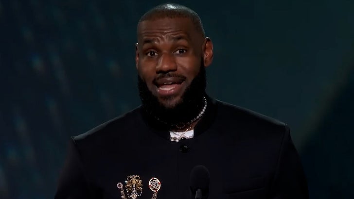 1174bf37655741489d2aaf2f1b5b9008_md 071323-lebron-james-kal